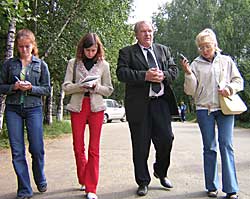 Журналисты подробно конспектировали рассказ