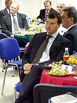          (  )       -         , .  VIP (  ),    ,  .