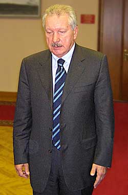 Субъект Российской Федерации – Республика Коми – был среди первых, кто в лице его руководителя приветствовал инициативу президента о назначении губернаторов. На прошлой неделе мы вновь оказались среди «отличников» – тех, кто быстро усваивает особенности жизни при новом порядке.