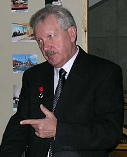 На правительственном совещании в Белом доме, состоявшемся 15 ноября, Глава РК Владимир Торлопов поставил вопрос ребром: утром – деньги, вечером – монетизация льгот.