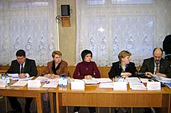 Антимэрская инициатива Александры Бушуевой (в центре) на нашла понимания у большинства депутатов Совета Сыктывкара.