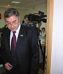                  ,                        2005 .