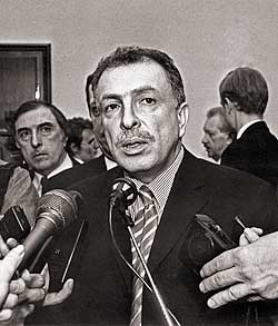 На этой неделе в Коми должен побывать полпред Президента РФ по Северо-Западному федеральному округу Илья Клебанов, который отвечает перед Владимиром Путиным за формирование списка кандидатов на должность Главы РК.