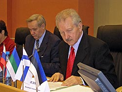 Участники семинара боролись со сном.