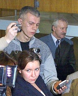 Владимир Торлопов (справа) не увидел в списке аккредитуемых Бориса Суранова (слева).