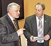Во время своего последнего визита в Сыктывкар Сергей Миронов (слева) намекнул Льву Зайцеву (справа) на возможность партийного объединения. Фото «ЗЖ».