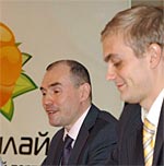 Павел Кочанов (на заднем плане) частично признался в своей причастности к «морошковой революции». Фото Кирилла Затрутина.