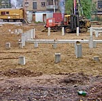 Незаконные работы по «реконструкции» театра драмы продолжились и после того, как правительство Коми отменило свое постановление об его исключении из числа памятников истории и культуры. Фото Эрнеста Мезака.