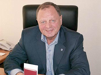 Борис Скрынник не видит ничего страшного в потере «Строителем» своего бренда. Фото с сайта sportcom.ru.