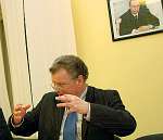 Валерий Грибанов убеждал журналистов в том, что Владимир Путин обладает ментальным чувствованием «того, что нужно народу». Фото Кирилла Затрутина.