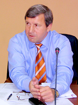 Владимир Шитов попросил прокуратуру обратить внимание на возможную коррупционную связь между правительством РК и компанией «ЛУКОЙЛ». Фото Сергея Сорокина.