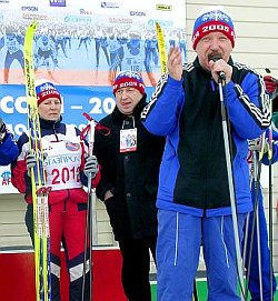 Олимпийская чемпионка Раиса Сметанина (слева) станет «локомотивом» республиканских «едроссов» в предвыборной гонке. Фото Андрея Влизкова.