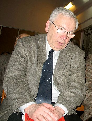 Владимир Лукин считает, что в тексте песни группы «Тату» говорится не о людях с ограниченными физическими возможностями, а о «других людях». Фото Эрнеста Мезака.