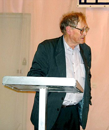 Сергей Ковалев считает, что, вступаясь за осужденного по политическим мотивам, уместно указать свое отношение к развиваемой им идеологии. Фото Павла Александрова.