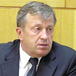 По мнению Сергея Катунина (на снимке), Александр Ольшевский – рядовой член партии, который находится в самой горячей точке борьбы. Фото Татьяны Швецовой.