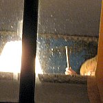 Микрофон шумомера в руках санитарного врача наконец-то зафиксировал общеизвестный факт – аэропорт мешает спать жителям Сыктывкара. Фото Эрнеста Мезака.