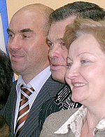 Валерий Веселов (крайний слева) был не прочь возглавить комиссию «по общественному контролю за деятельностью правоохранительных органов, силовых структур и реформированием судебно-правовой системы». Фото Сергея Сорокина.